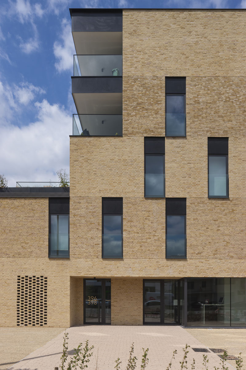 Ochre-tinted Brick M enhances contrast between different processing methods