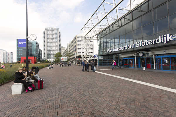 Refurbishment of 'Orlyplein' as a meeting place