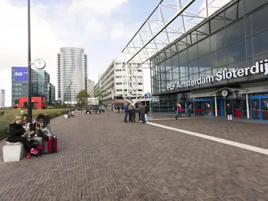 Refurbishment of 'Orlyplein' as a meeting place