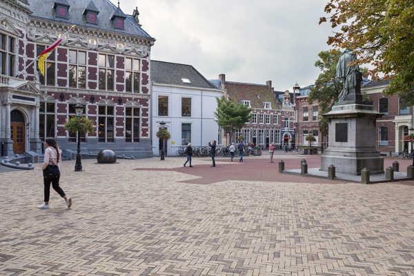 Renovation project using clay pavers in the historic centre of Utrecht 