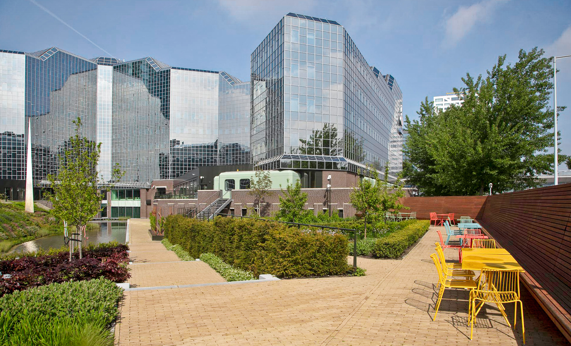 A green masterpiece in the urban heart of Utrecht: the rooftop garden of Rabobank